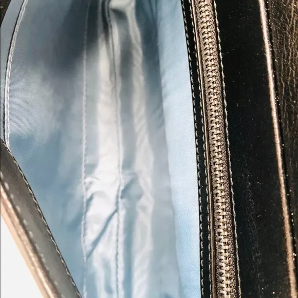 Authentic Gucci TWO FACED Thiara Bag With Strap New. Red /Blk. $5500 - Picture 6 of 9